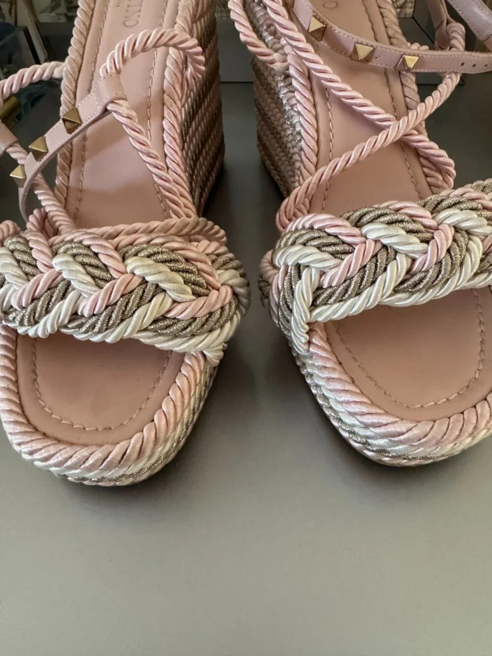 Valentino Garavani Rockstud Rope Wedge Sandals in Rose Quartz multi color - Picture 12 of 15